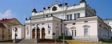 Отлагат закона за горивата